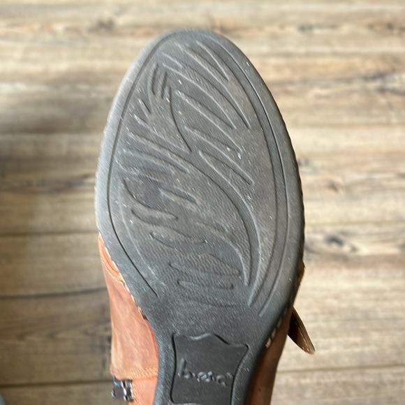 BOC Born Brown Leather Stack Heel Zip Double Buckle Ankle Boots Sz 8.5 EU 40 - Picture 12 of 14